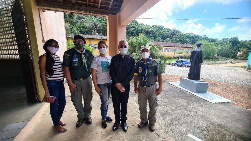 Profissionais se reuniram para discutir implantação do escotismo na unidade. Foto: Cortesia