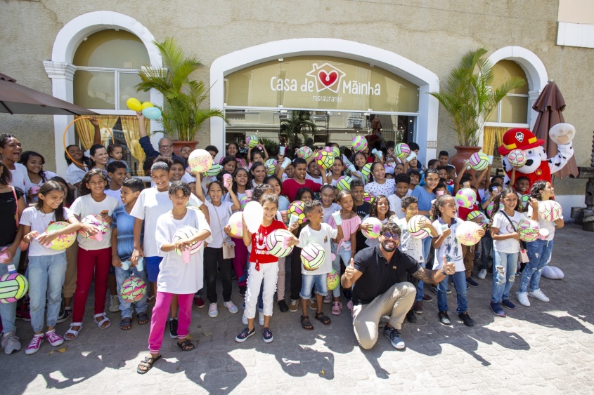 Crianças lancharam, brincaram e ganharam presentes. Foto: Allan César/Secom Maceió