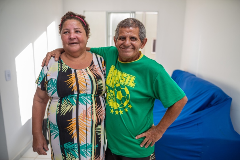 André da Silva e Cícero Alcides moram no Parque da Lagoa, no Vergel do Lago, desde julho deste ano. Foto: Alisson Frazão / Secom Maceió