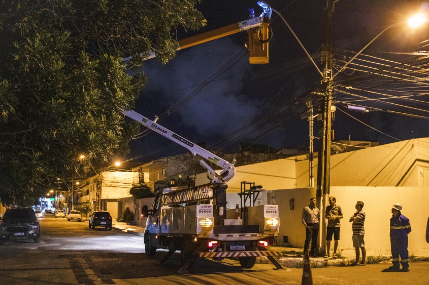 Cerca de 60 pontos de luzes foram restaurados. Foto: Matheus Alves