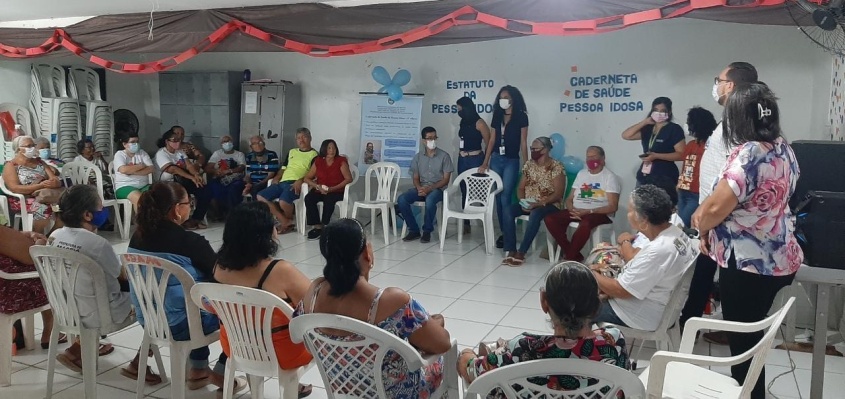 Caderneta de saúde a pessoa idosa foi destaque no equipamento da Semas. Foto: Cras Dom Adelmo