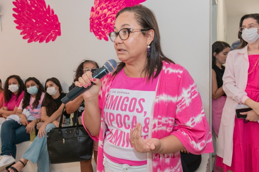 Joelma Matias é medica da URS Pitanguinha e palestrou sobre o câncer de mama. Foto: Victor Vercant/Ascom SMS