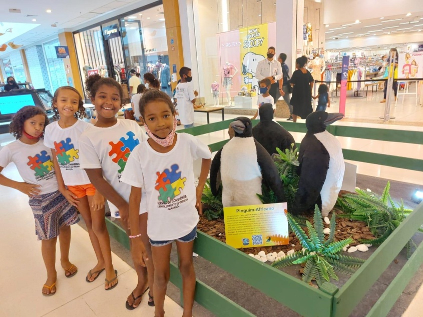 Crianças visitaram exposição de Animais Selvagens no shopping Pátio Maceió. Foto: Cras Área Lagunar
