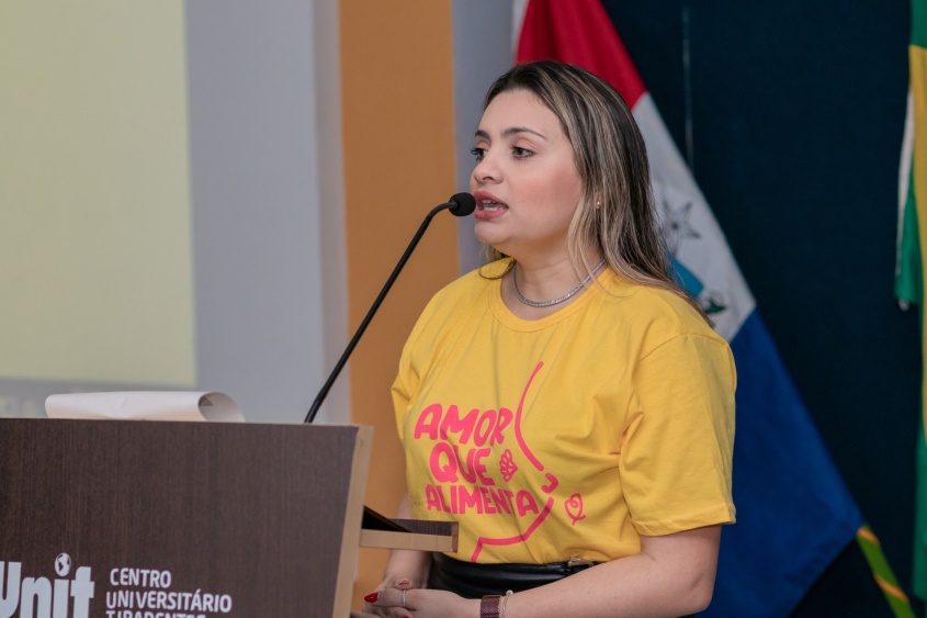 Coordenadora do Gabinete de Políticas Públicas para Mulheres, Ana Paula Mendes, diz que amamentar é um direito. Foto: Victor Vercant/Ascom SMS