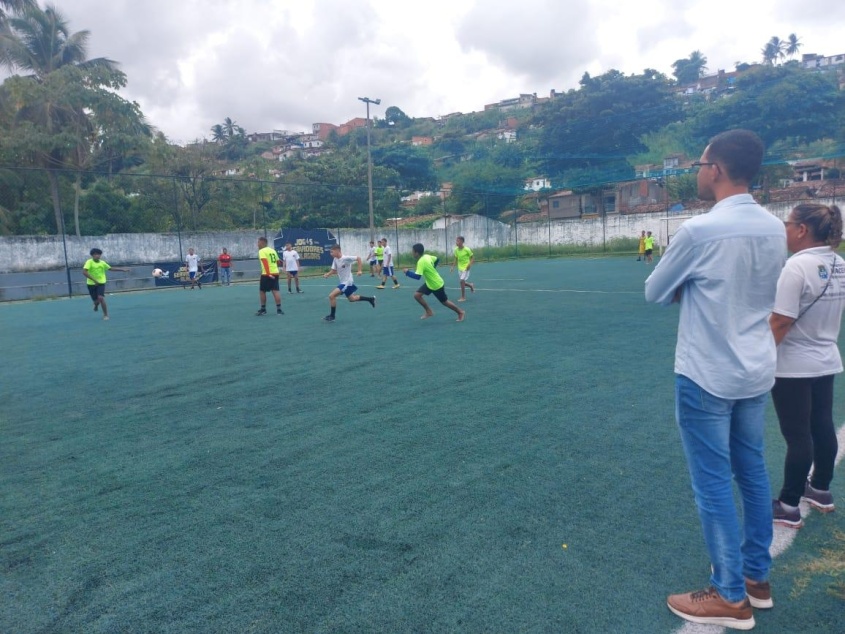 Secretário de Assistência Social de Maceió, Carlos Jorge, assistiu as partidas de futebol. Foto: Luiz Felipe Pimentel (estagiário)/Ascom Semas