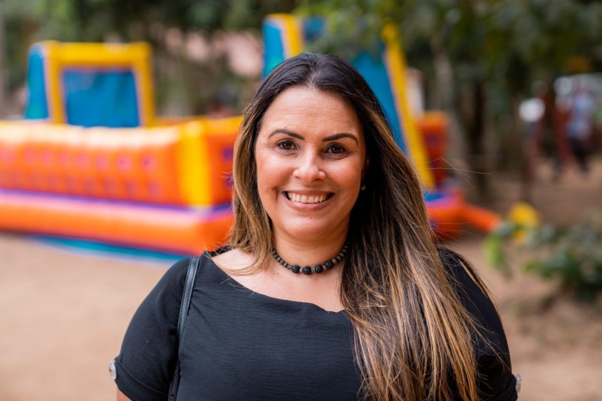 Coordenadora dos direitos da criança e do adolescente da Semas, Michelle Damasceno, esteve presente no Parque Municipal. Foto: Edvan Ferreira/Secom Maceió