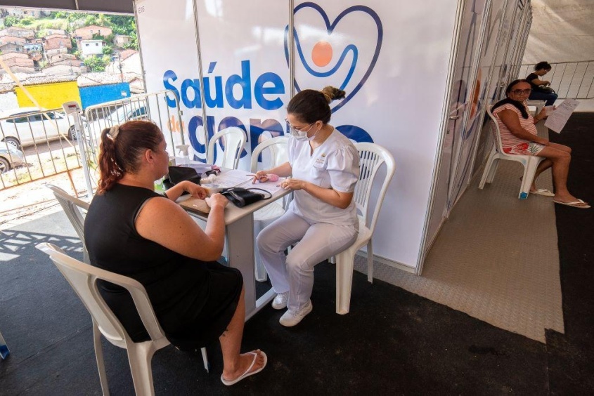 Usuárias podem acessar os serviços de saúde ao apresentar documento com o CPF e o cartão do SUS. Foto: Juiete Santos/Secom Maceió
