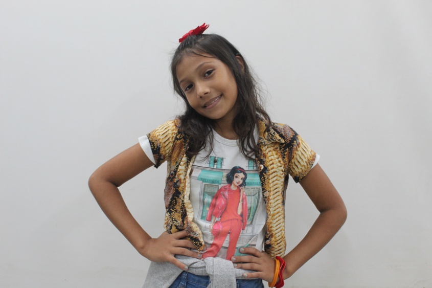 Aluna no 5º ano, Sabrina Vitória, 11 anos, diz que não só brinca em sala de aula, mas que também aprende com as dinâmicas. Foto: Jamerson Soares/Ascom Semed