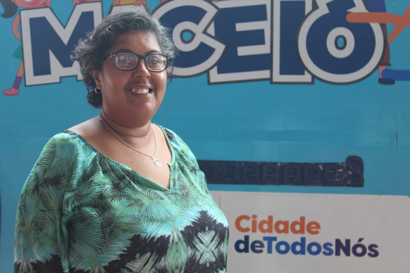 Aucione Albuquerque é assistente social na sede da Secretaria Municipal de Educação. Foto: Pâmela de Oliveira (estagiária)/Ascom Semed