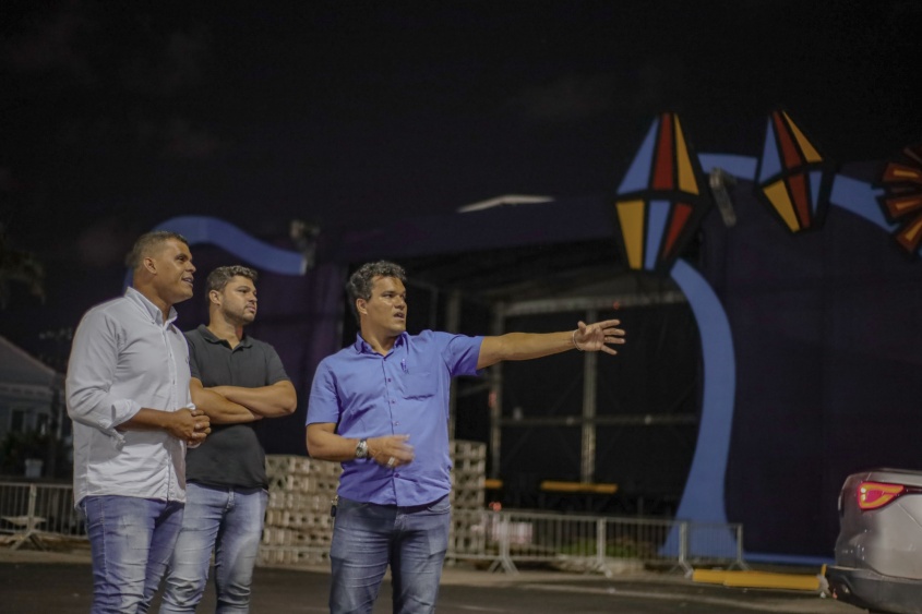 Equipe da Sima durante vistoria da iluminação no polo Jaraguá. Foto: Carol Cordeiro/Ascom Sima