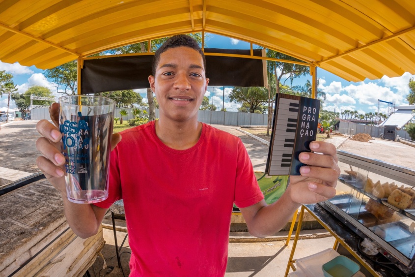 Prefeitura de Maceió isentou os ambulantes das taxas para comercialização no maior São João do litoral do Brasil. Foto: Itawi Albuquerque / Secom Maceió