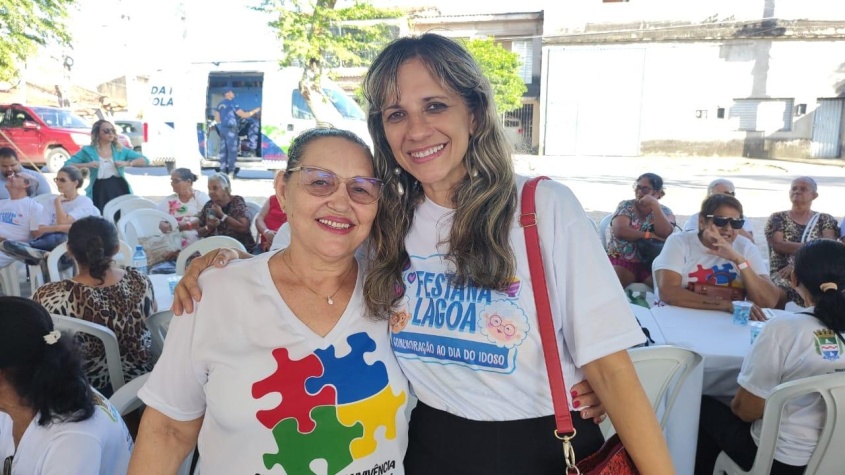 Dona Josefa ficou muito feliz com a festa. Foto: Vanessa Napoleão/Ascom Semas
