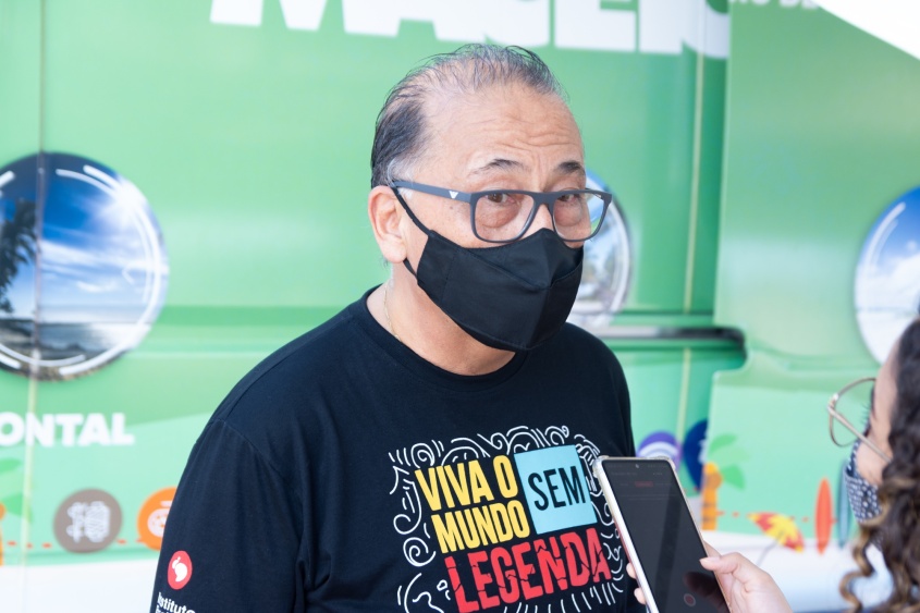 Hamilton Junior é morador do bairro da Ponta Verde e tomou a 2ª dose no CAT Móvel. Foto: Bruno Wesley/Ascom SMS