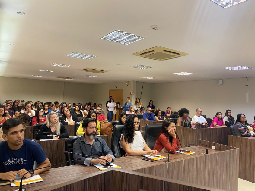 Ao todo, 85 entrevistadores participam do treinamento. Foto: Clara Vieira/ Ascom Semdes
