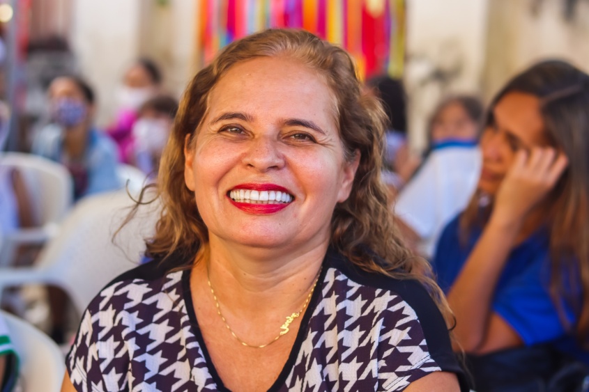 Diretora da Escola Municipal Doutor José Carneiro, Maria Tereza Silva, destaca vivência com o lúdico. Foto: Arthur Vieira (estagiário)/Ascom Semed