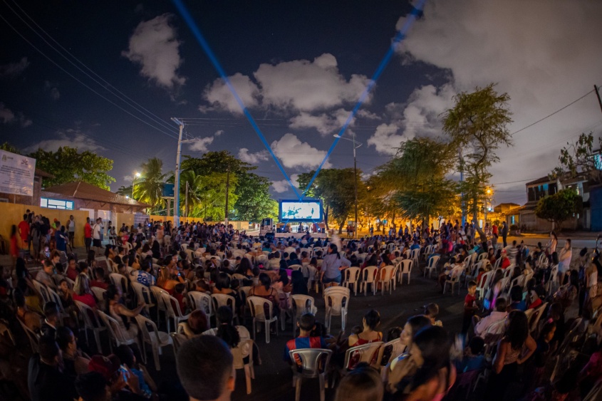 Cine Massa coloca à disposição do público um supertelão, sistema de som, cadeiras e muita diversão. Foto: Itawi Albuquerque / Secom Maceió