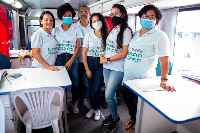 Equipe do CadÚnico Maceió está no bairro Clima Bom até esta sexta (22). Foto: Alisson Frazão/Secom Maceió