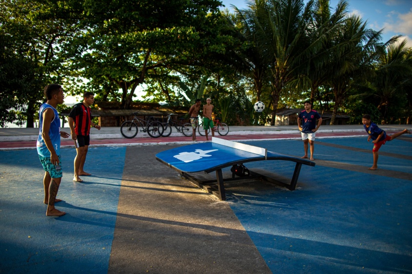 Futmesa se tornou realidade na Rua Aberta quando o prefeito JHC esteve no local e anunciou que o equipamento estaria disponível à população. Foto: Alisson Frazão / Secom Maceió