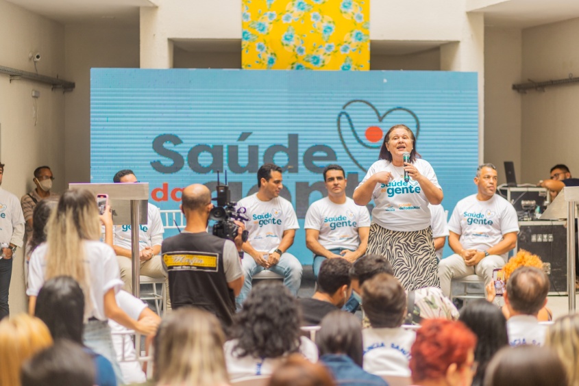 Secretária Célia Fernandes ressaltou, durante o discurso, o empenho da gestão em levar os serviços de saúde para quem mais precisa. Foto: Edvan Ferreira / Secom Maceió