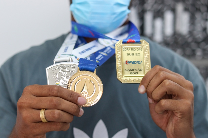 Conquistas são motivos de orgulho e de incentivo para o atleta. Foto: Leonardo André/Ascom Semed