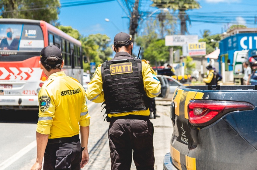 Ação foi realizada na  Av. Durval de Góes Monteiro. Foto: Joyce Juliana