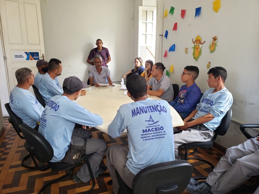 Nova gestão fez reunião com equipe de manutenção para articular melhorias no dia-a-dia das tarefas (Foto: Ascom Semtabes)
