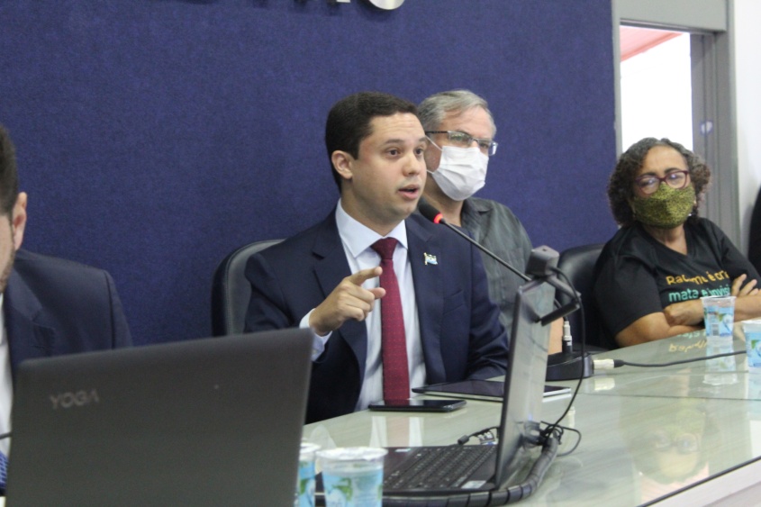 O titular de Economia, João Felipe Borges, evidenciou a importância da transparência durante essa fase do LDO. Foto: Ascom Semec