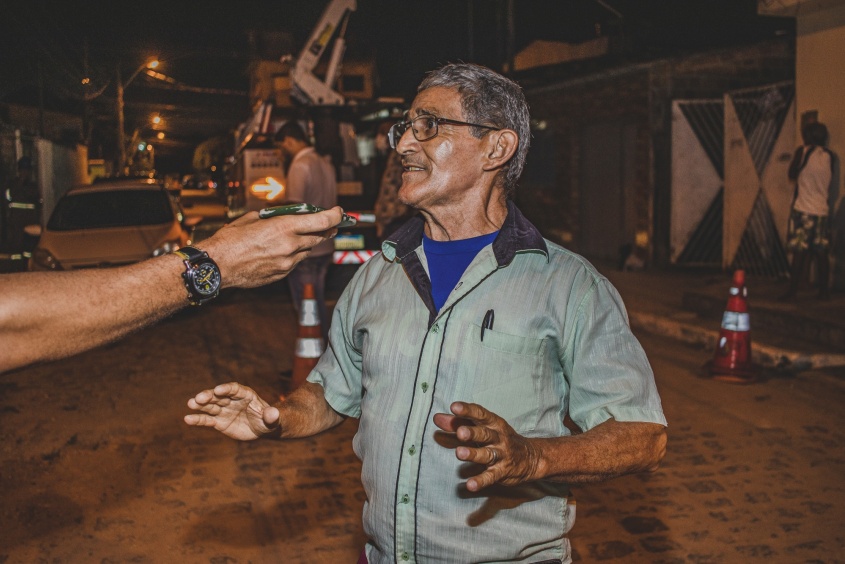 Líder comunitário, Motinha, comemora mais um mutirão no Santa Lúcia. Foto: Matheus Alves