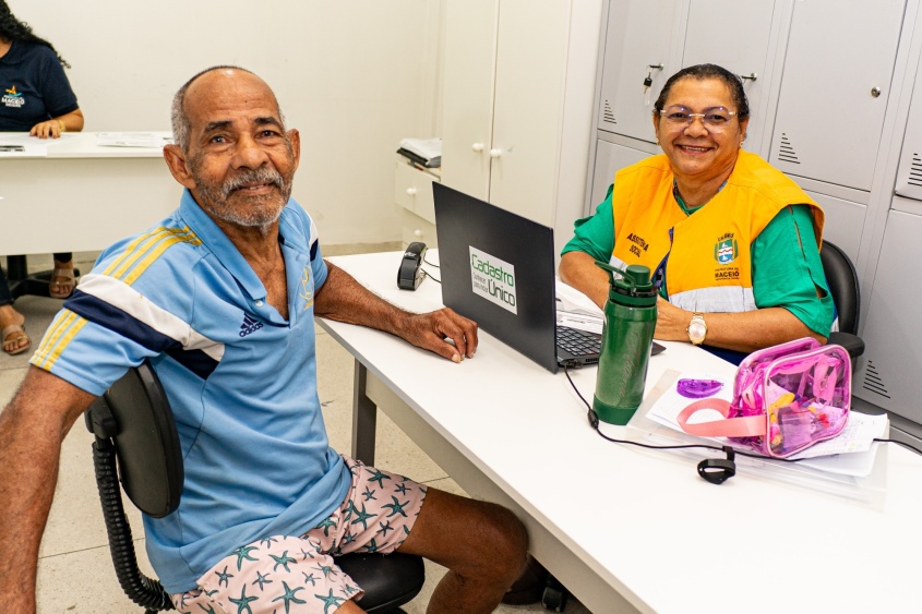 Gilvan Ancelmo, 68 anos, foi atendido pela equipe do Rota da Cidadania. Foto: Allan César/Ascom Semdes