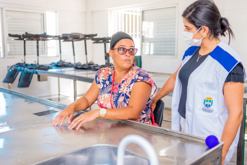 Marisqueiras receberam orientações para reduzir e evitar adoecimento. Foto: Bruno Wesley/Ascom SMS