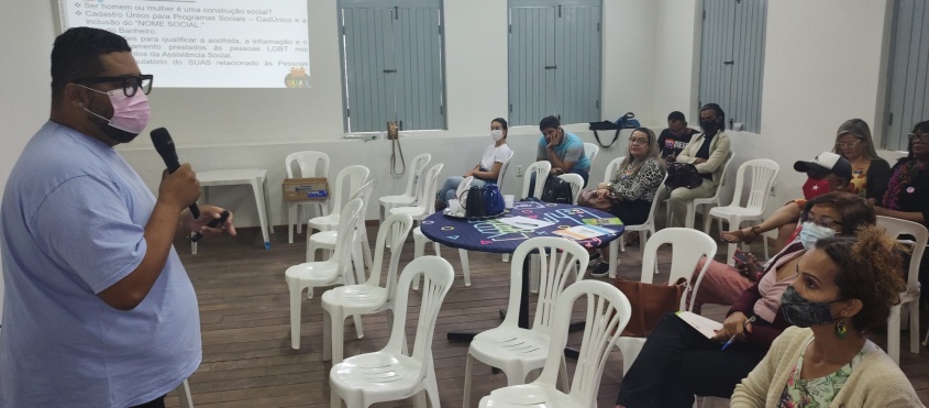 Presidente do Conselho Municipal LGBT de Maceió falou sobre atendimento no SUAS. Foto: Vanessa Napoleão/Ascom Semas