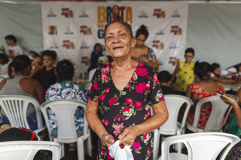 Dona Josefa Lima durante atendimento do Brota na Grota. Foto: Alisson Frazão/ Secom Maceió