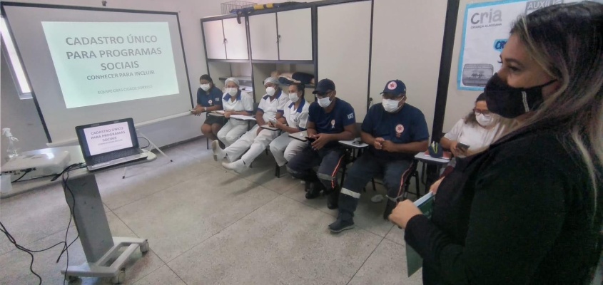 Foram elucidadas dúvidas sobre os programas sociais que o CRAS oferece através do Cadastro Único. Foto: Cras Cidade Sorriso