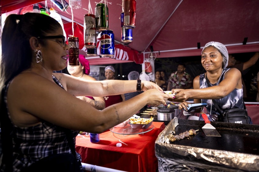 Ambulantes credenciados serão selecionados por sorteio público. Foto: Alisson Frazão/Secom Maceió