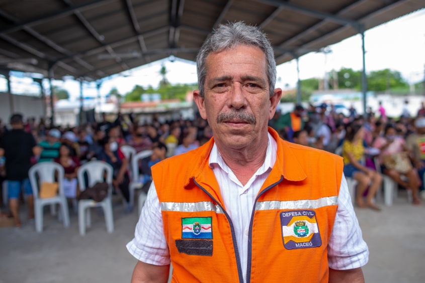 Coordenador Adjunto da Defesa Civil, Geraldo Vasconcellos, esteve com as equipes no trabalho de campo. Foto: Juliete Santos/Secom Maceió