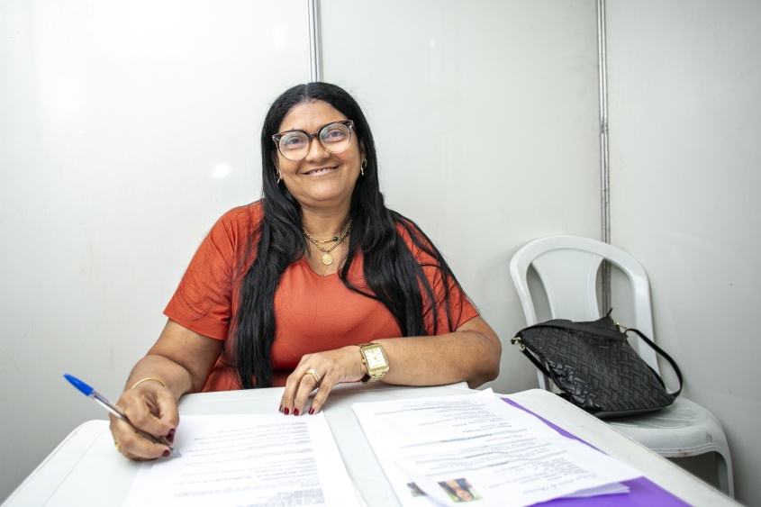 Alcione Albuquerque é assistente de RH da Embraté. Foto: Allan Cesar/Secom Maceió