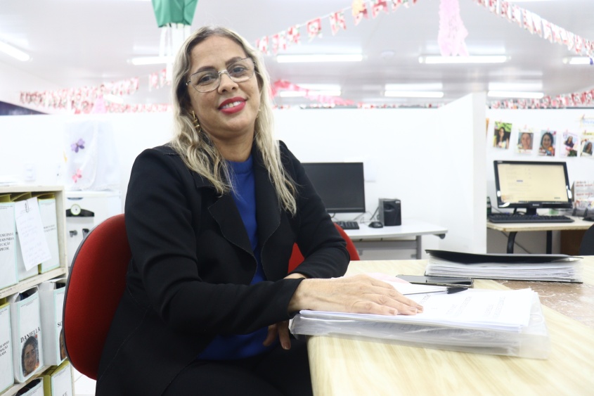 Técnica do setor de Educação Especial, Micheline Cavalcante. Foto: Jamerson Soares/Ascom Semed