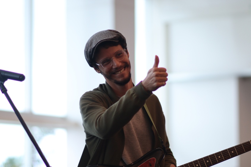Cantor e compositor, Felipe De Vas. Foto: Ascom Semed