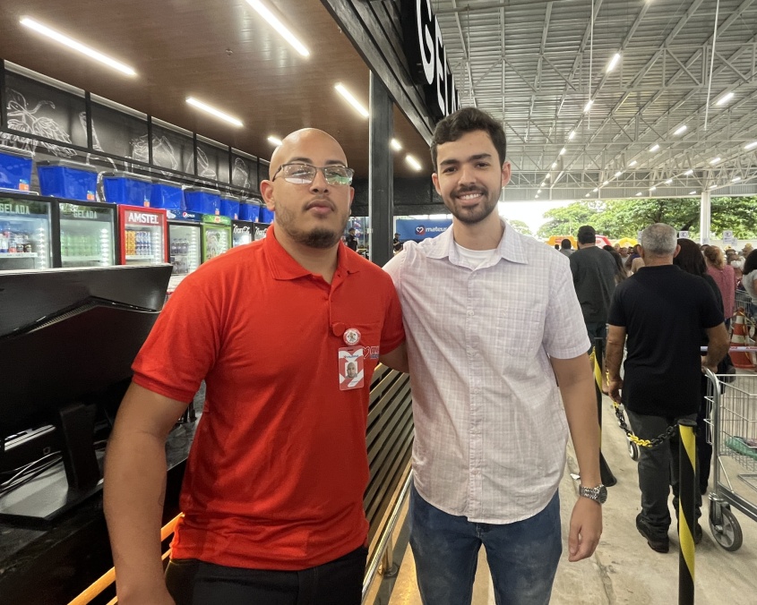 Paulo Cerqueira e Maurício Filho durante a inauguração da unidade Mix Mateus no Trapiche (Foto: João Ferro/Ascom Semtabes)