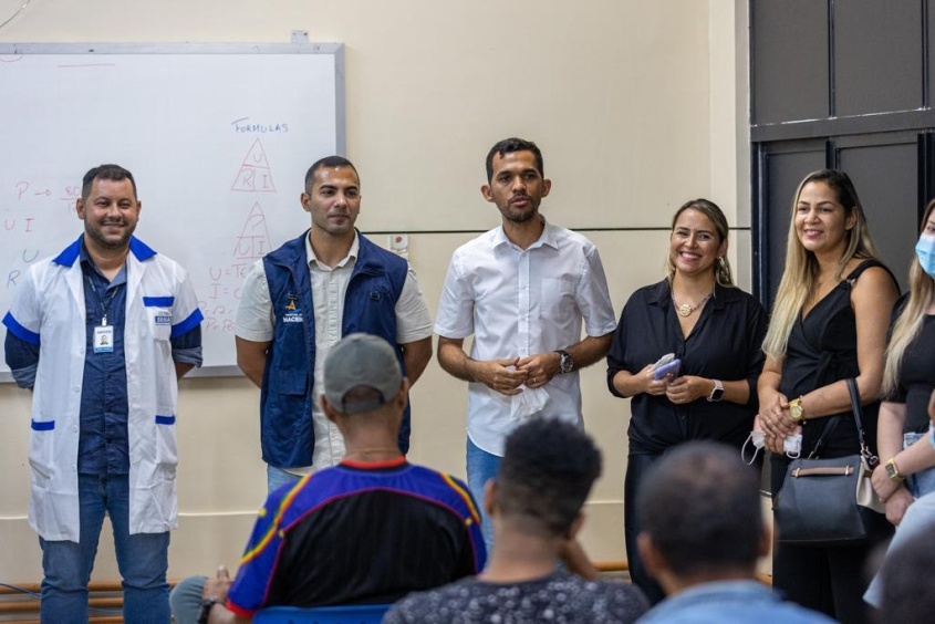 Equipe da Semas esteve presente no primeiro dia de aula. Foto: Itawi Albuquerque/Secom Maceió