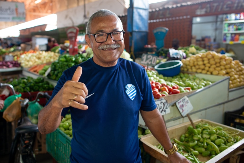 Comerciante, José Laurindo tem à disposição banheiros limpos, climatizados e reestruturados. Foto: Juliate Santos / Secom Maceió