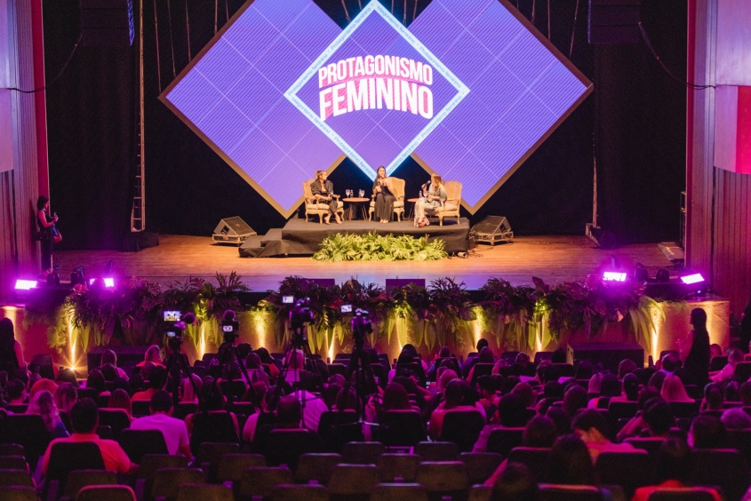 Servidoras municipais e público em geral compareceram ao evento sobre o protagonismo feminino. Foto: Edvan Ferreira / Secom Maceió