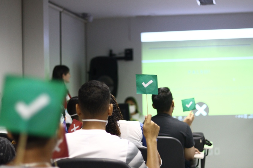 Alunos interagiram com os palestrantes através de perguntas. Foto: Pedro Farias/Ascom Semed