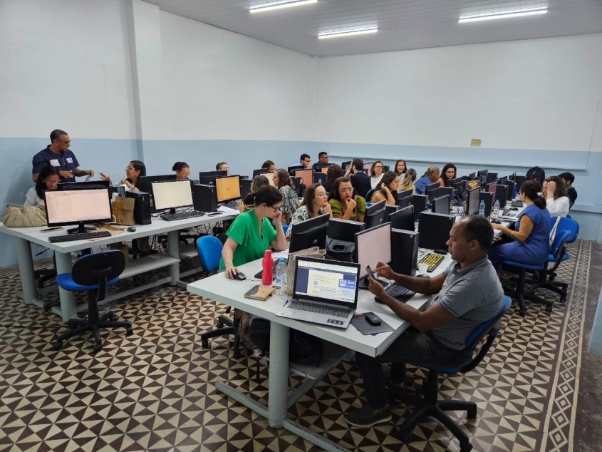 Treinamento com profissinais de saúde. Foto: Ascom SMS