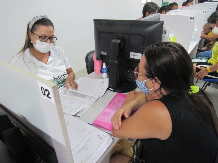 Beneficiários podem buscar um dos 18 equipamentos da Semas para atualização do cadastro. Foto: Ascom/Semas