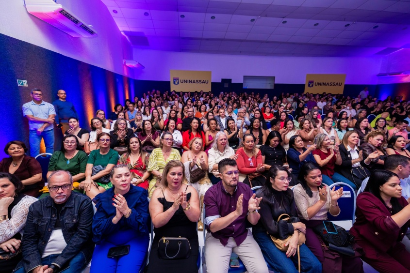 Foram empossados 360 diretores escolares e vices para mandato de três anos. Foto: Victor Vercant/ Secom Maceió