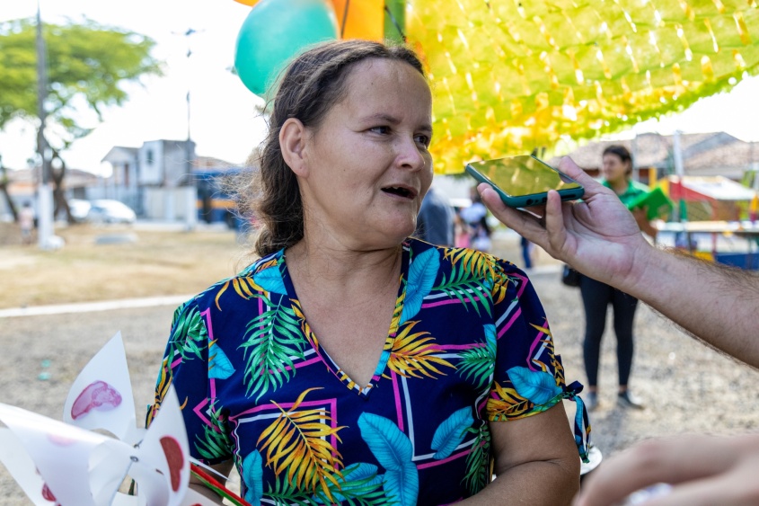 Moradora da região é beneficiada com a ação. Foto: Felipe Sóstenes/Secom Maceió