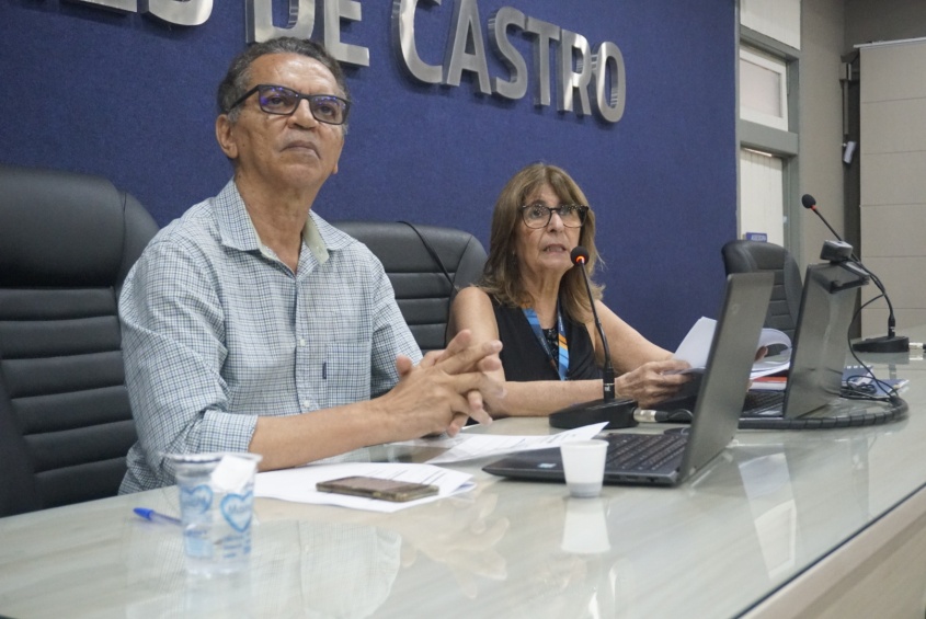 Dados foram apresentados por Sonia Moura, diretora-geral de Planejamento da SMS. Foto: Cortesia Zazo/(Ascom Ver. Valmir Melo)