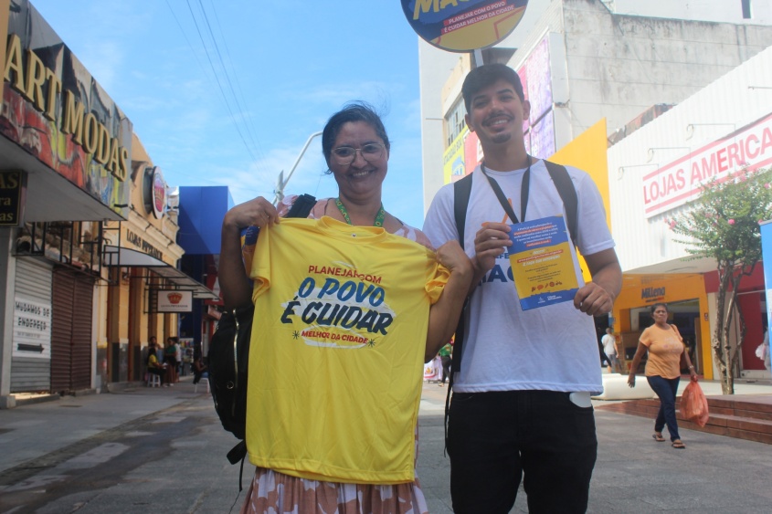 Juliana Maria, moradora do Village 2, aproveitou que estava na região e conheceu melhor as propostas do PPA. Foto: Guilherme Honório (estagiário)/ Ascom Sefaz