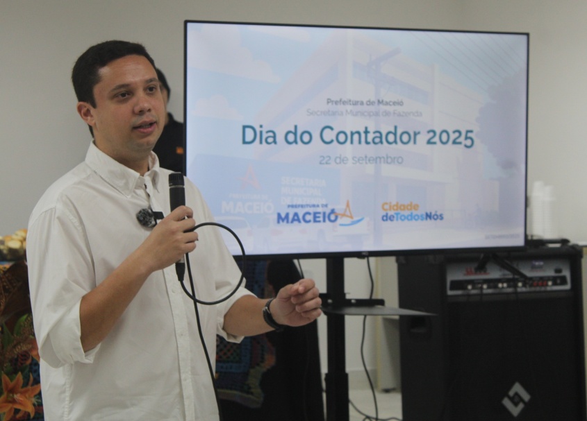 O Secretário João Felipe Borges, durante o evento em comemoração ao Dia do Contador, na Sefaz Maceió. Foto: Guilherme Honório